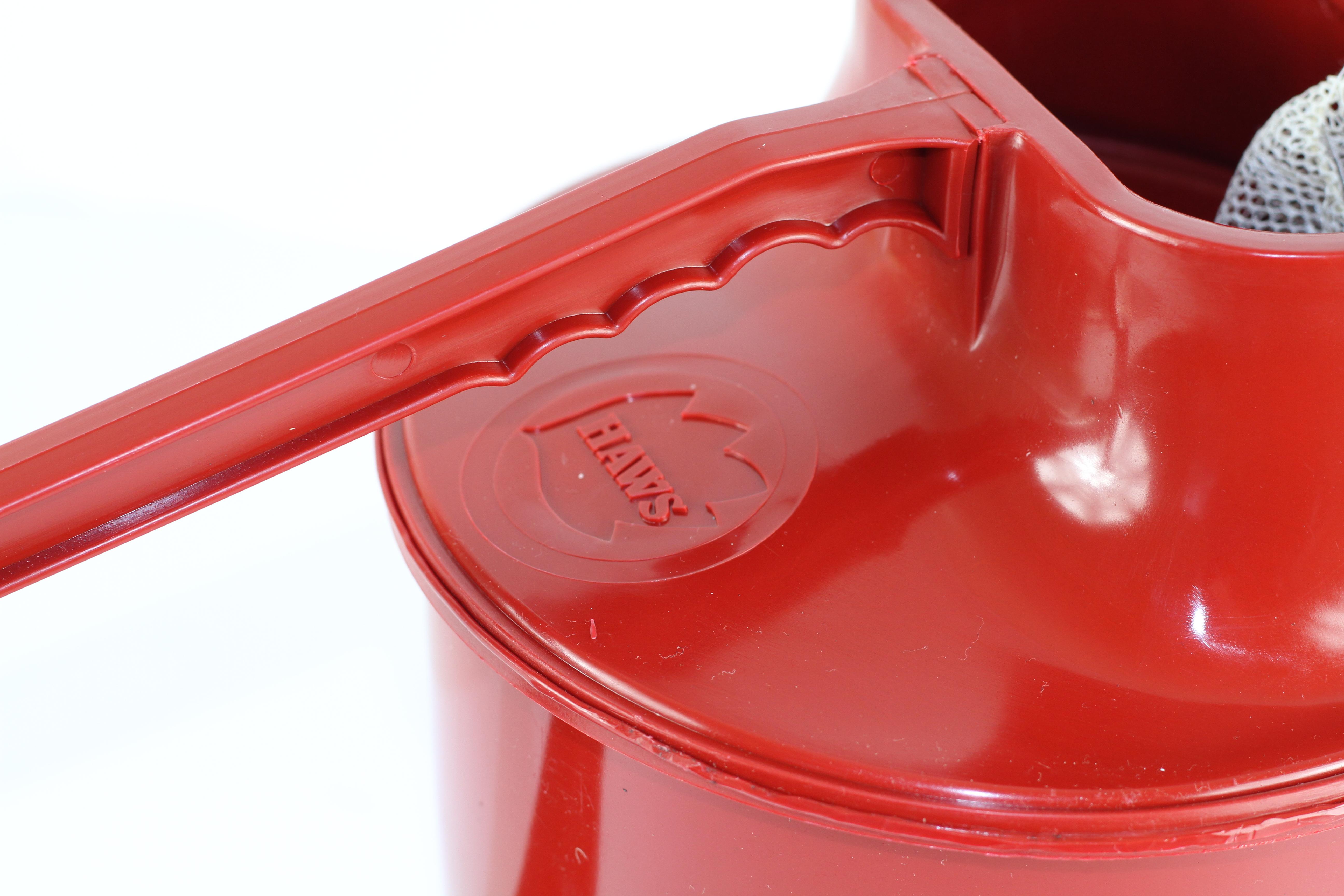 7 litre plastic deluxe can 169/1.5 Red
