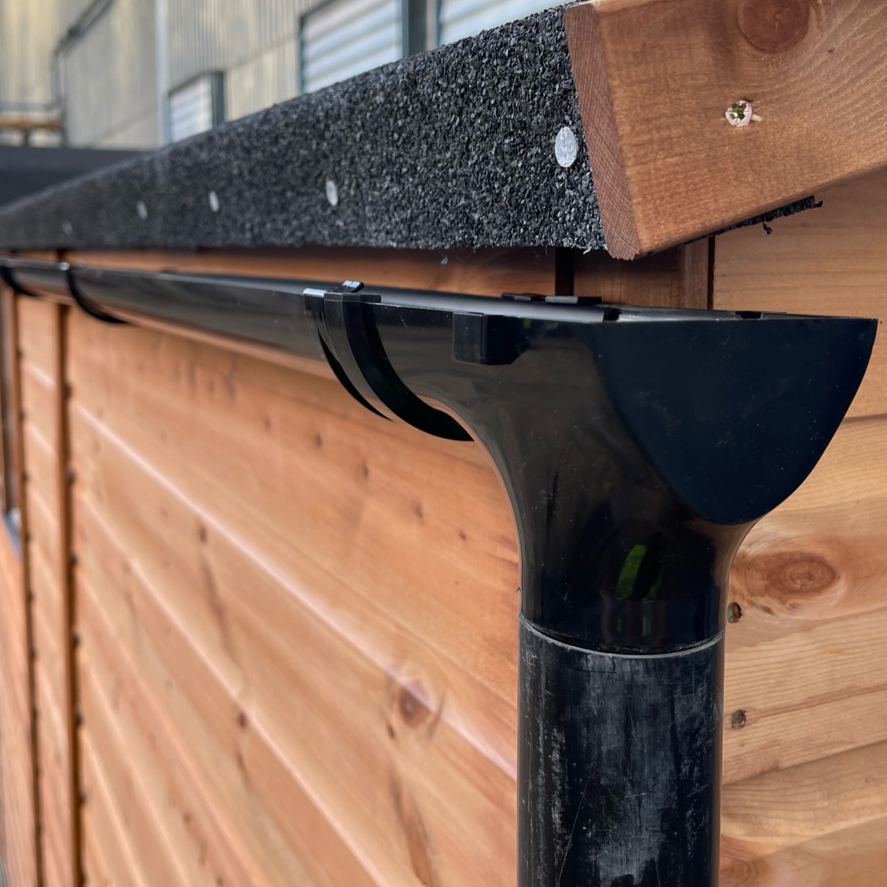 Guttering to both sides 10ft long