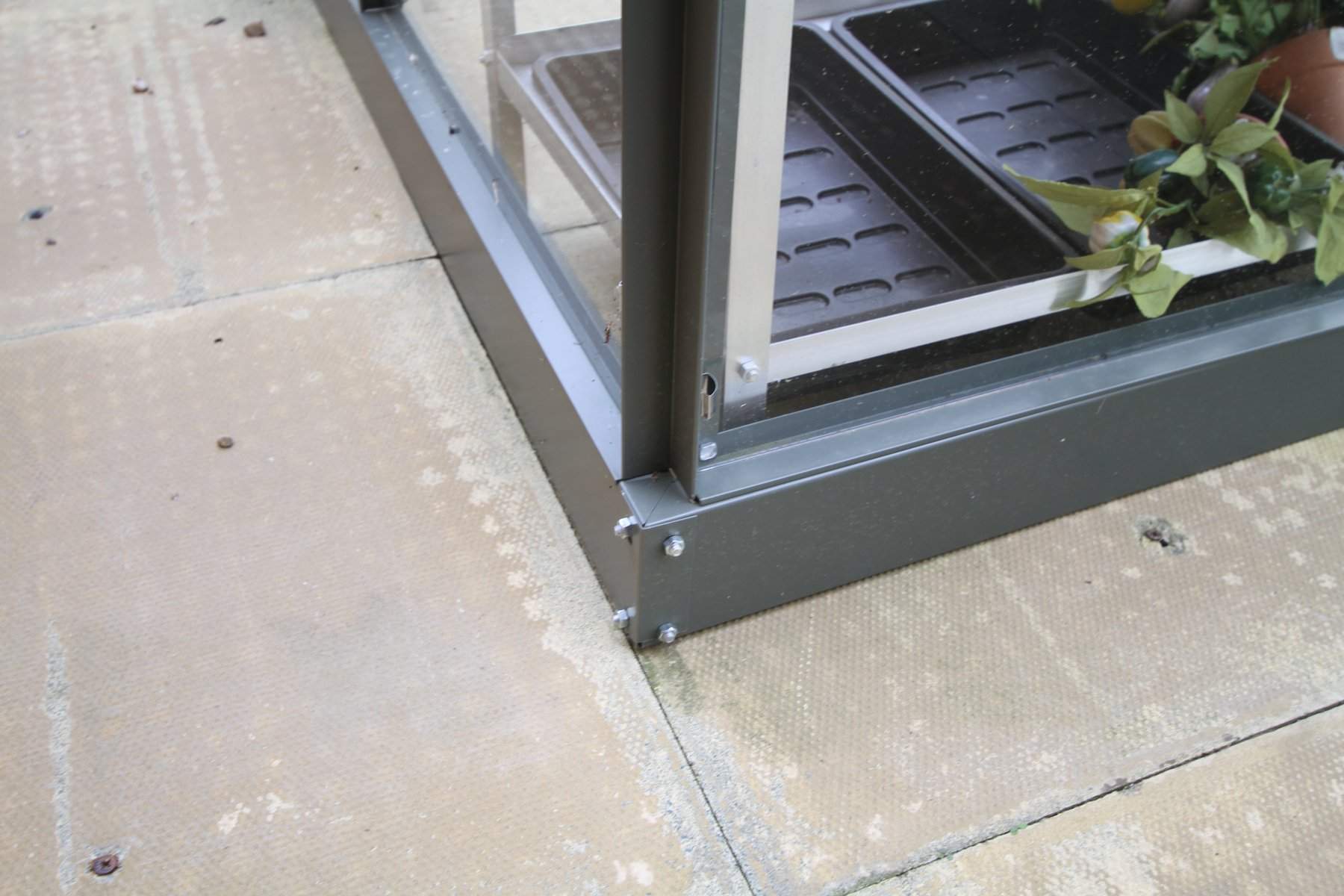 Old Cottage Green metal greenhouse base 6ft x 8ft (1920mm x 2538mm) Upgrade