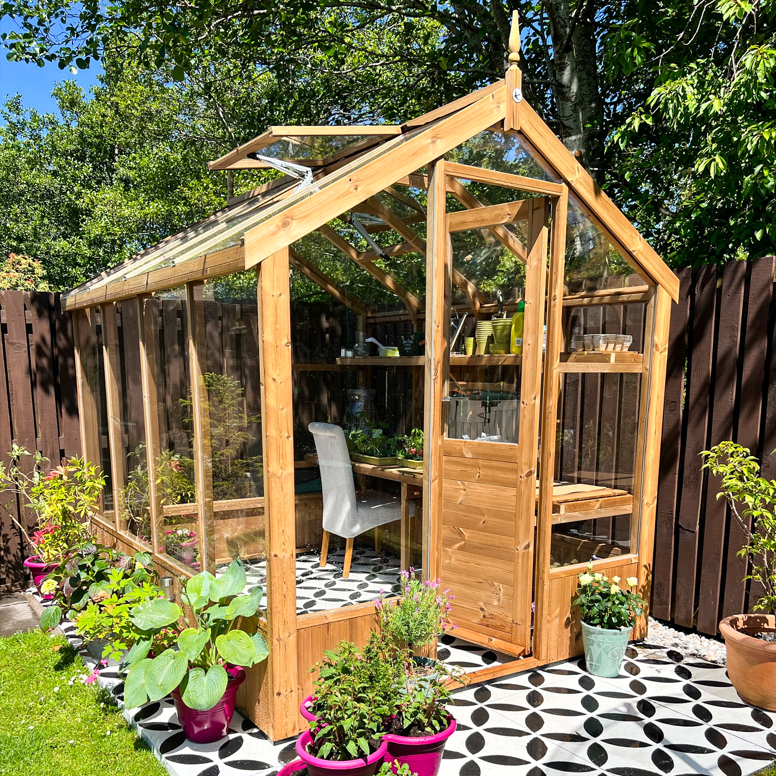 Swallow Greenhouses by The Greenhouse People